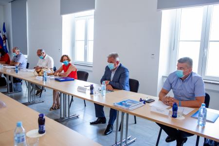 Ministrstvo za okolje si želi poiskati družbeno sprejemljivo vodooskrbo celotnega JZ dela Slovenije 1